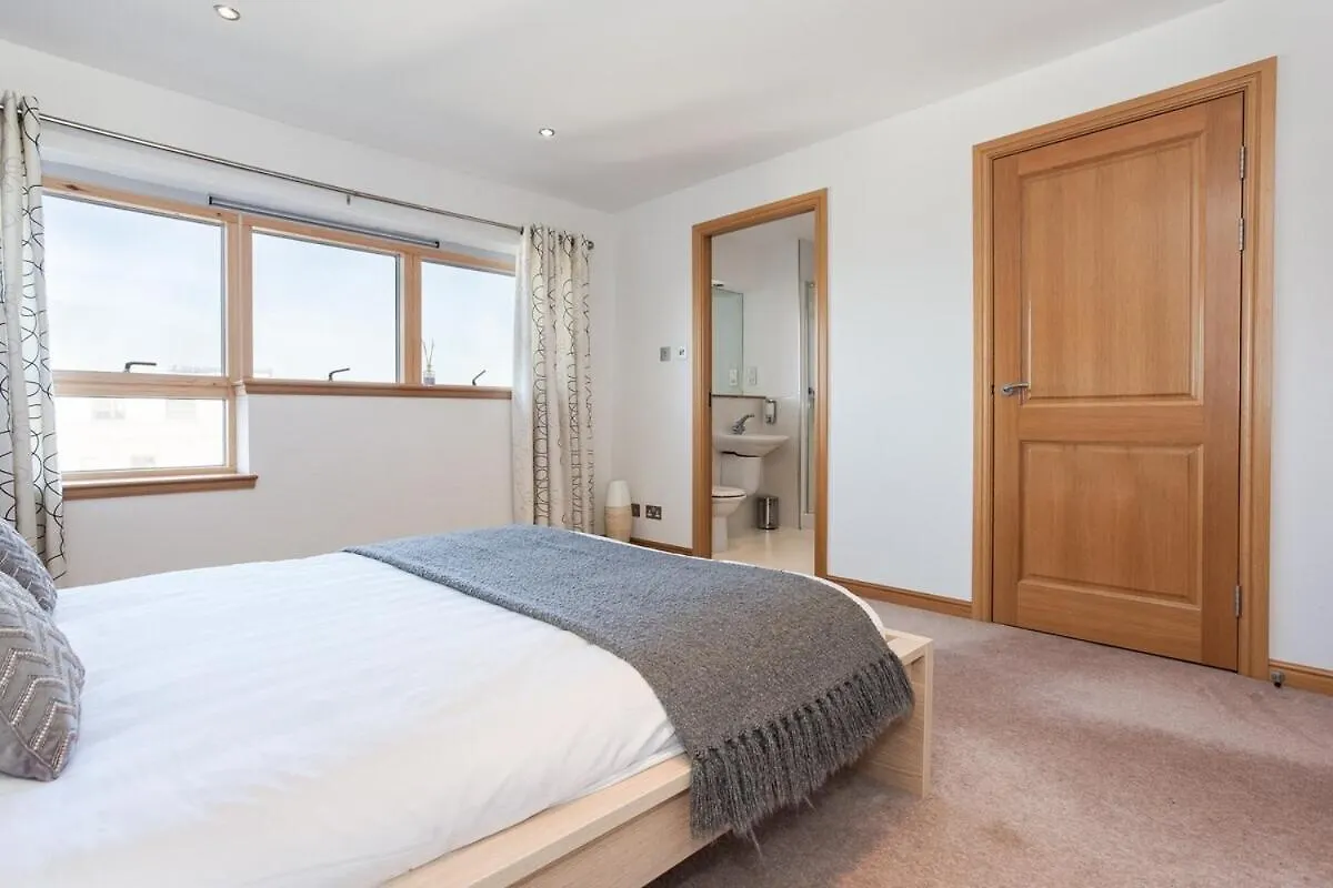 Executive 3 Bed Apartment Aberdeen 0*,  Velká Británie