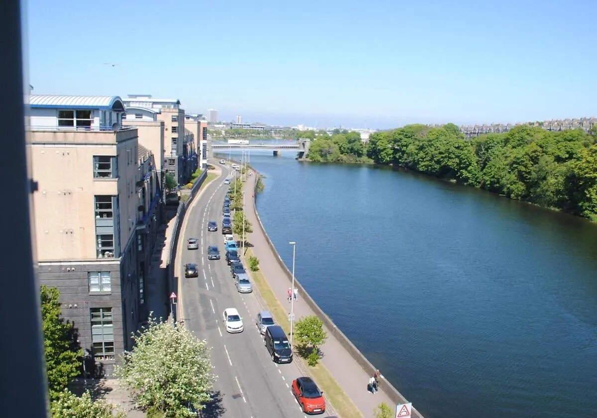 Executive 3 Bed Apartment Aberdeen